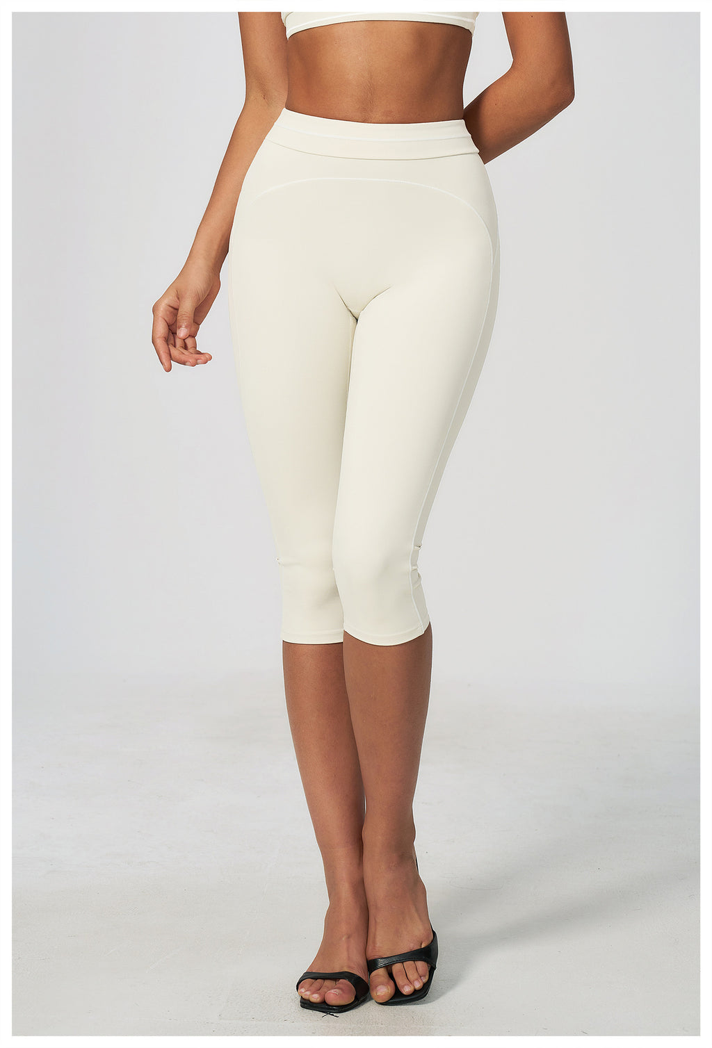Short Capri Gaio