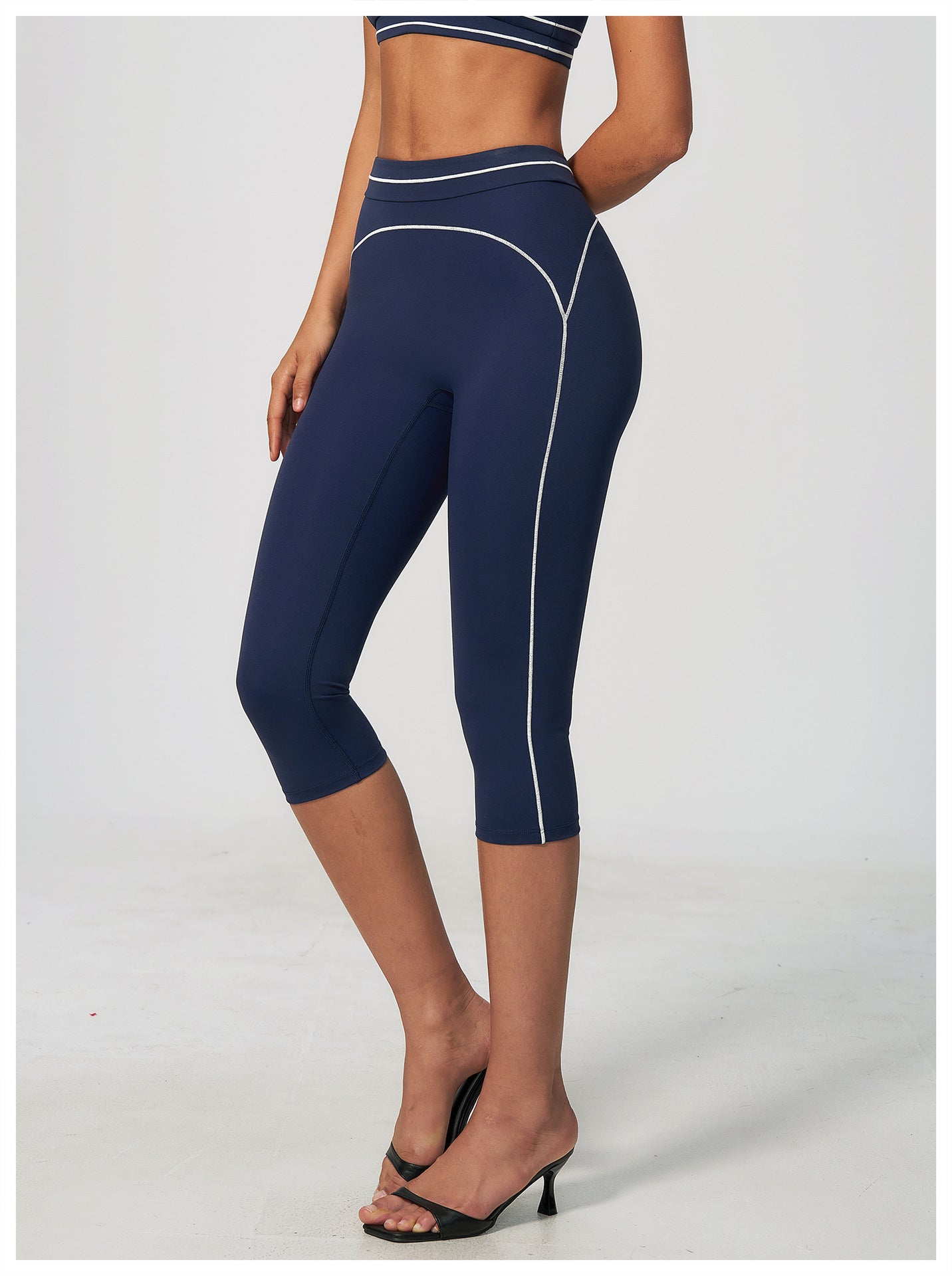 Short Capri Gaio