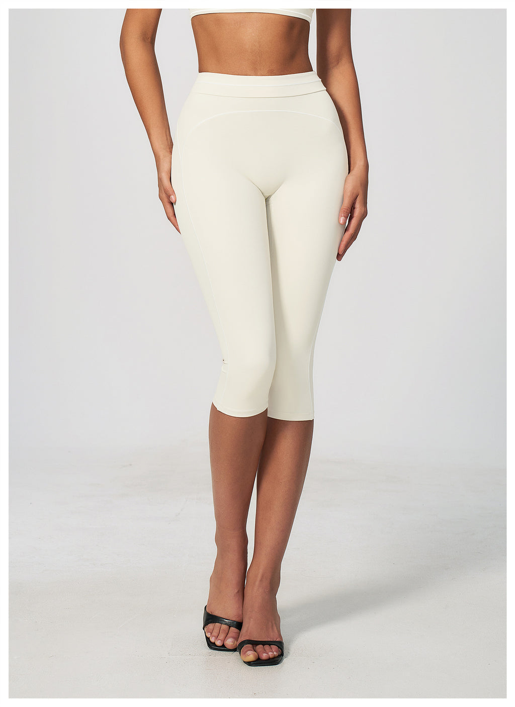 Short Capri Gaio