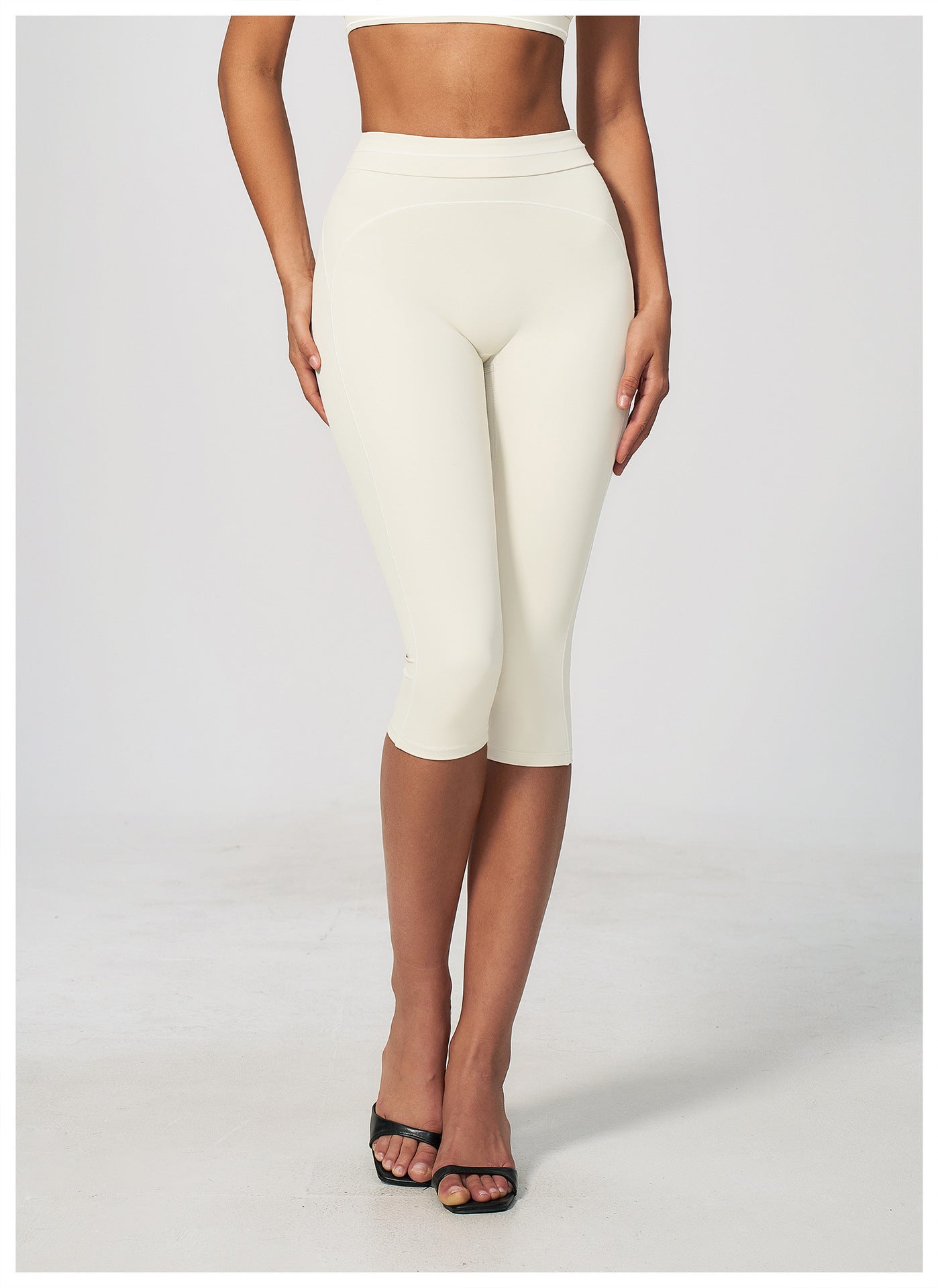Short Capri Gaio
